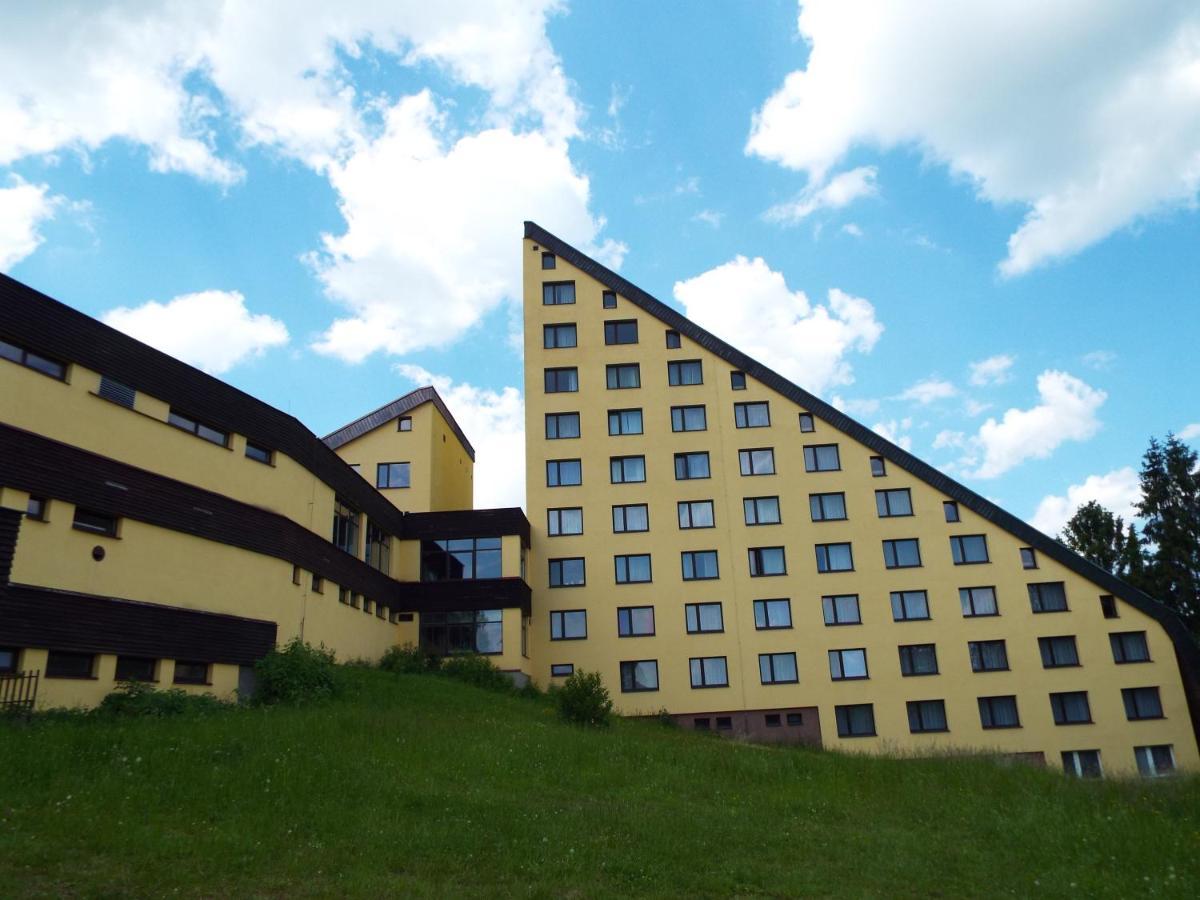 Valašské Klobouky Horsky Hotel Jelenovska S Bazenem V Cene מראה חיצוני תמונה