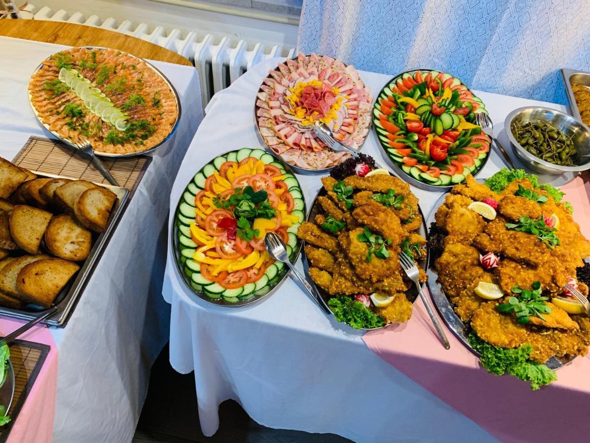 Valašské Klobouky Horsky Hotel Jelenovska S Bazenem V Cene מראה חיצוני תמונה