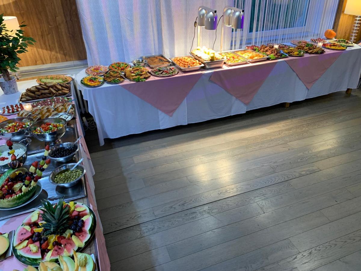 Valašské Klobouky Horsky Hotel Jelenovska S Bazenem V Cene מראה חיצוני תמונה