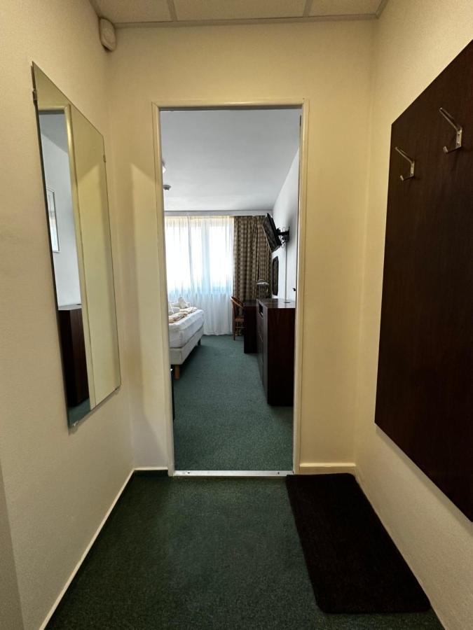 Valašské Klobouky Horsky Hotel Jelenovska S Bazenem V Cene מראה חיצוני תמונה