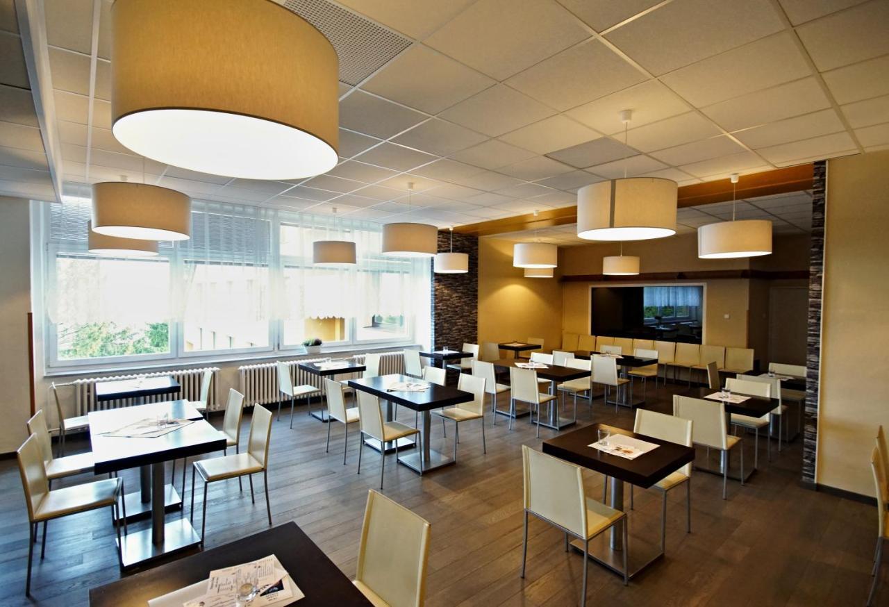 Valašské Klobouky Horsky Hotel Jelenovska S Bazenem V Cene מראה חיצוני תמונה