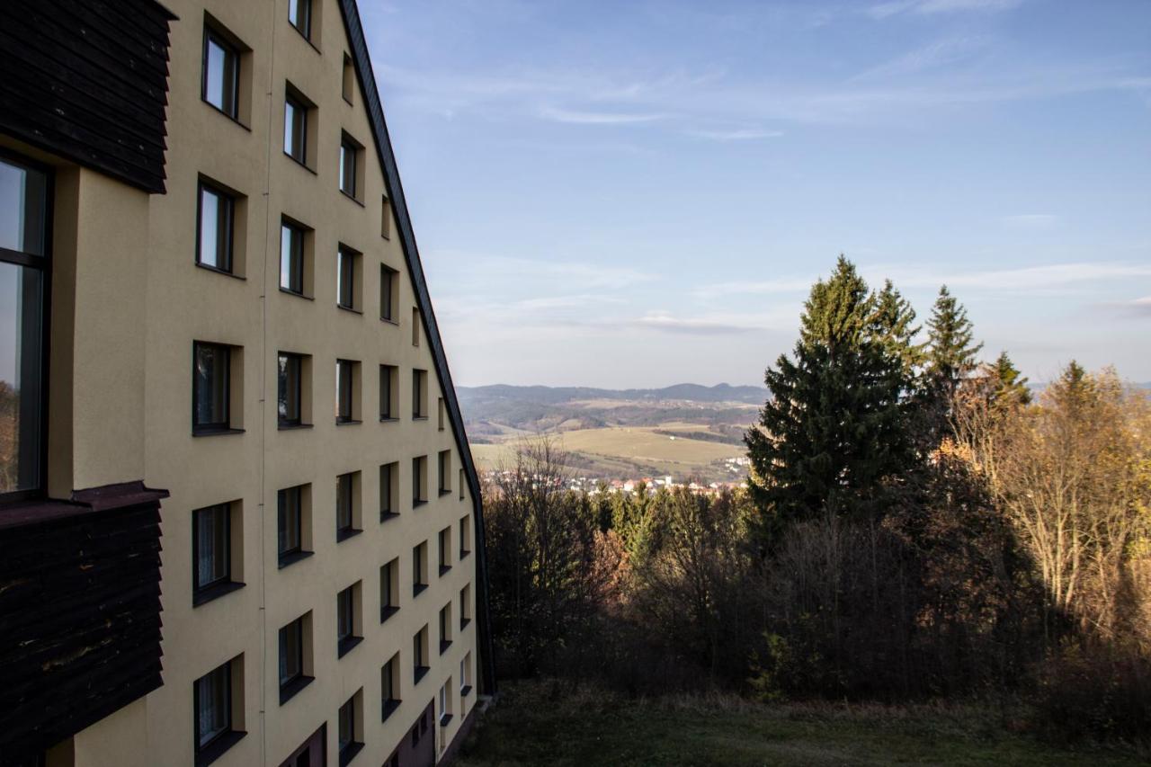 Valašské Klobouky Horsky Hotel Jelenovska S Bazenem V Cene מראה חיצוני תמונה