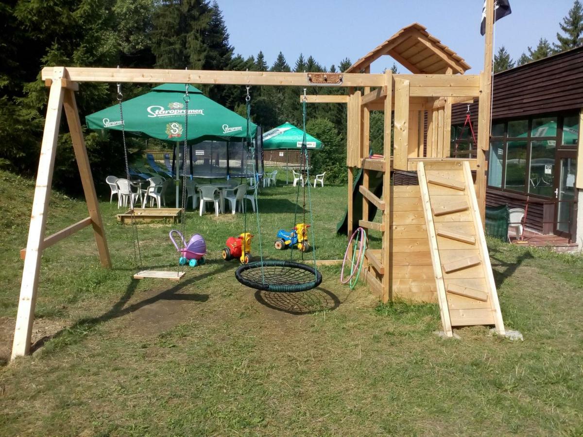 Valašské Klobouky Horsky Hotel Jelenovska S Bazenem V Cene מראה חיצוני תמונה
